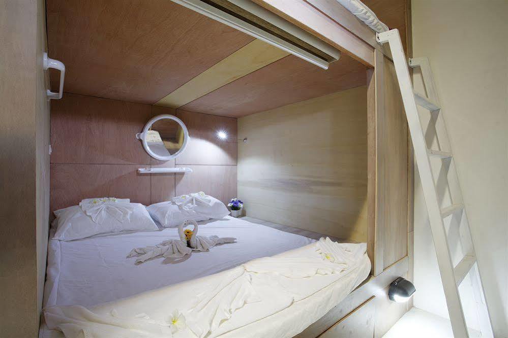 Capsule Hostel Patong Exterior foto